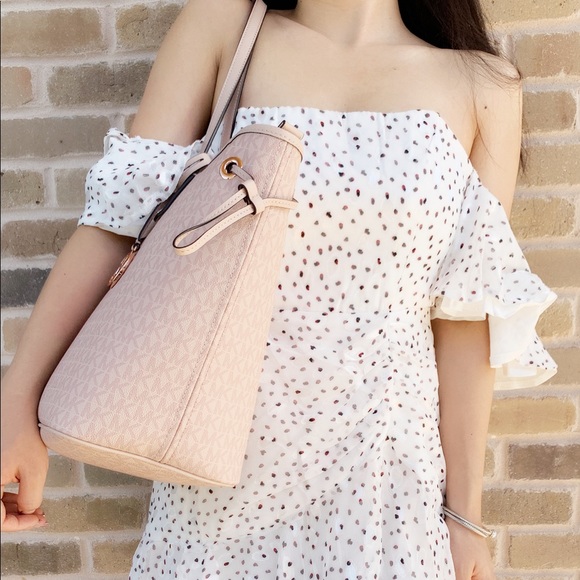 Gaby’sBags👜💕Michael Kors MK tote + wallet SET - Picture 5 of 6